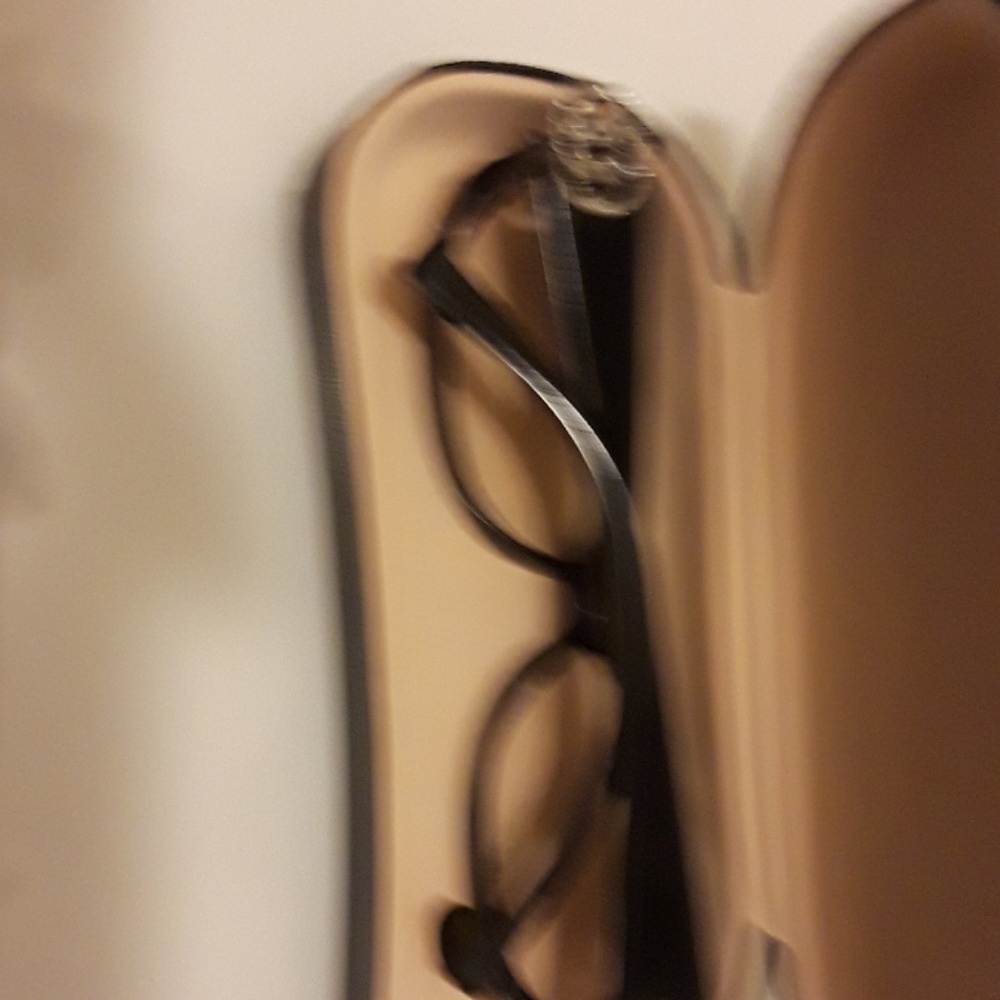 Glass - Picture 2 of 4